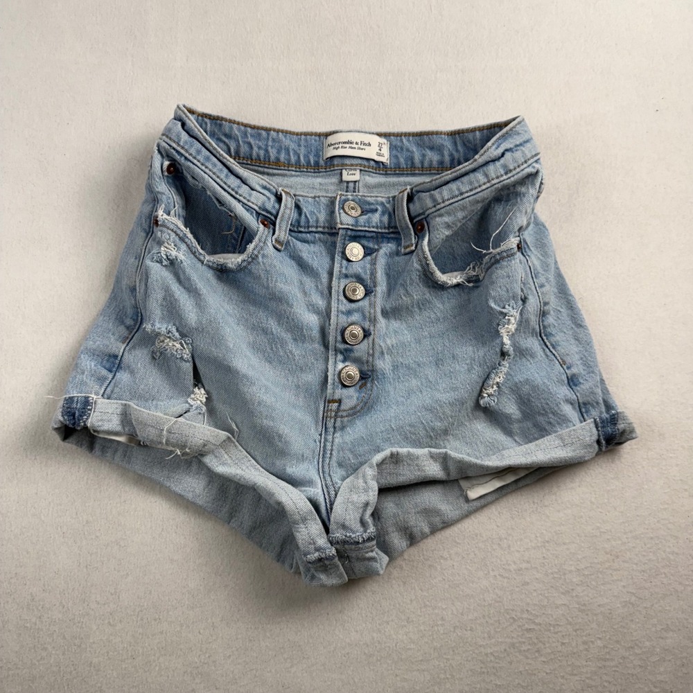 Abercrombie & Fitch Curve Love High Rise Mom Shorts Light Wash‎ Distressed 27 4